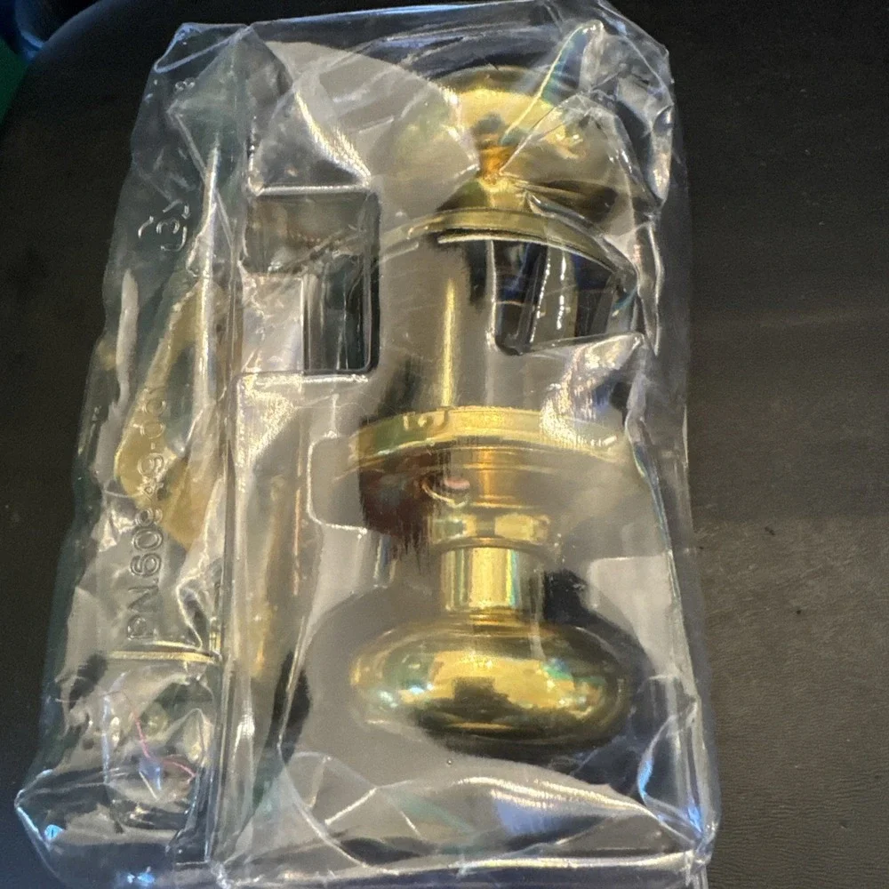 Kwikset Polished Brass Bed and Bath‎ Juno Door Knob